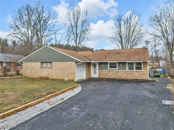 5109 Peggy Ann Dr, Akron, OH 44319