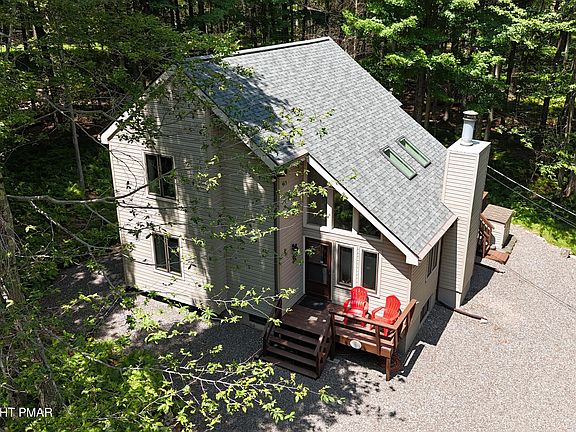 3rd image of 31 Ingrid Dr