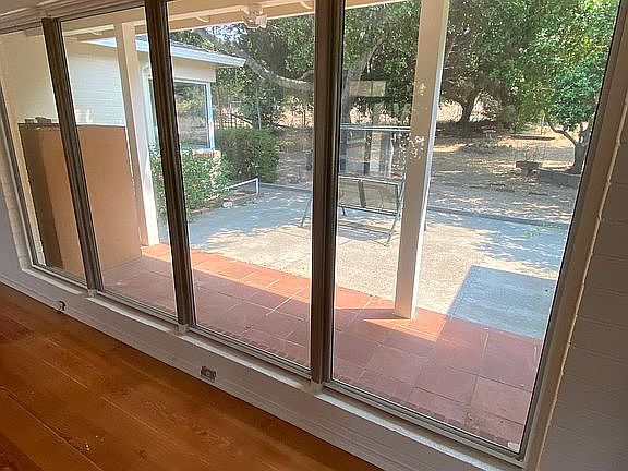 LR also has GREAT windows!