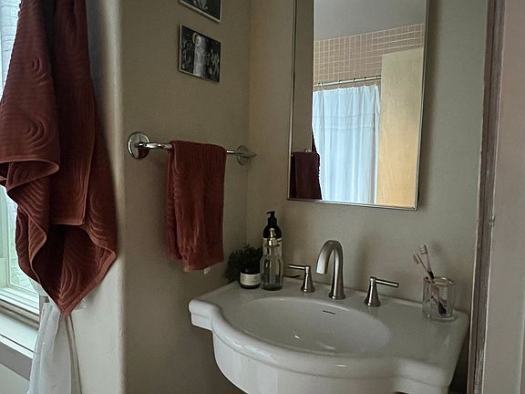 4th image of 1311 E 17th Ave