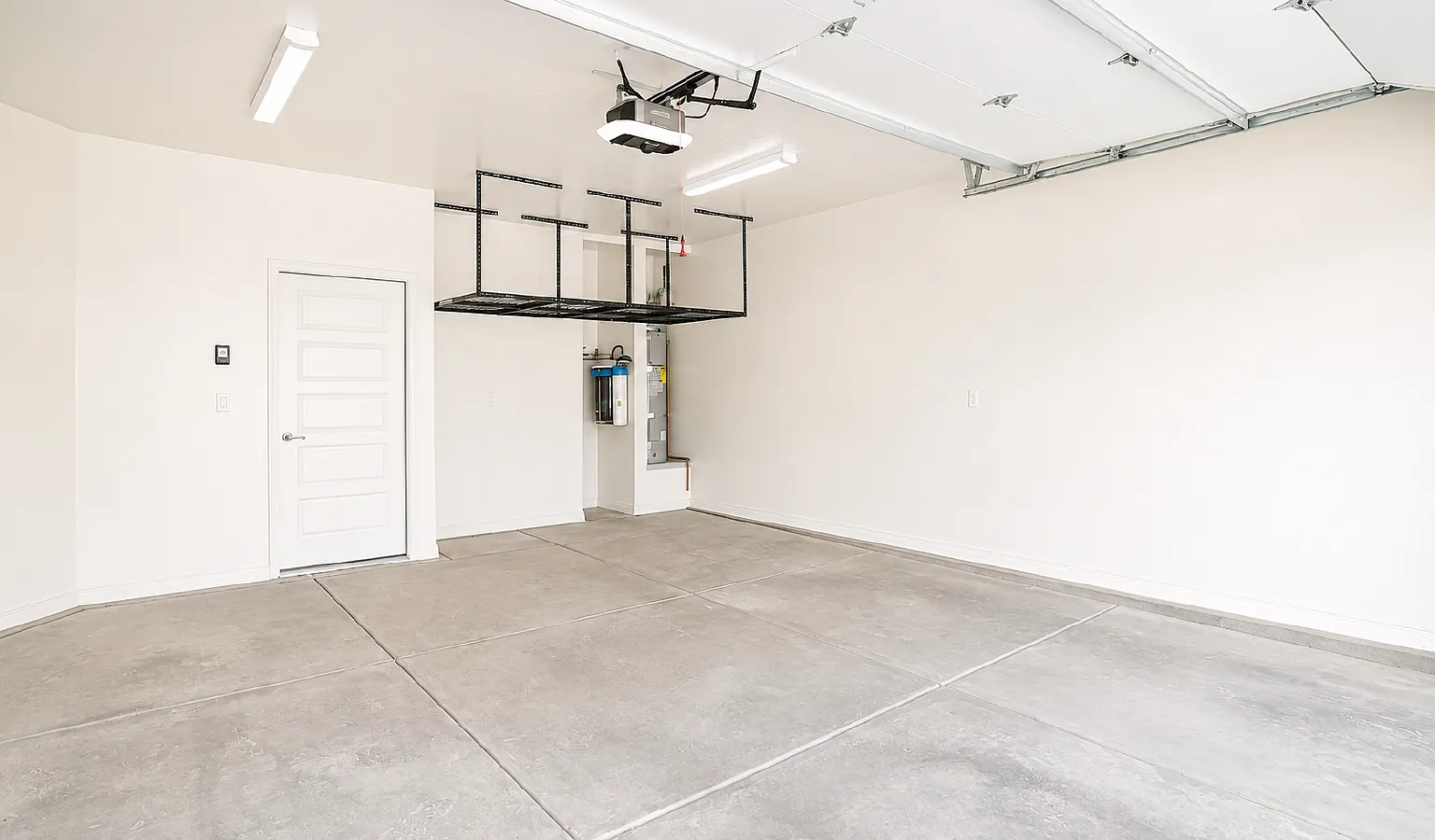 4 bed, 2.5 bath, 1803 sqft, $2,250 — Photo 2