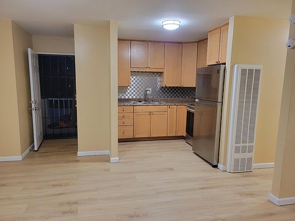 2nd image of 995 Mission Dr #3