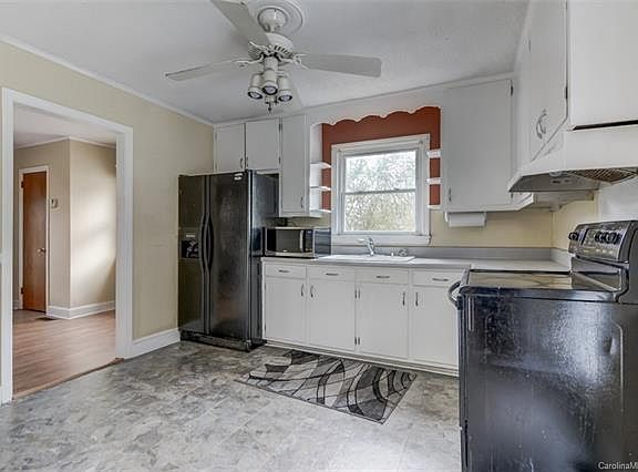 2nd image of 2146 Bost St
