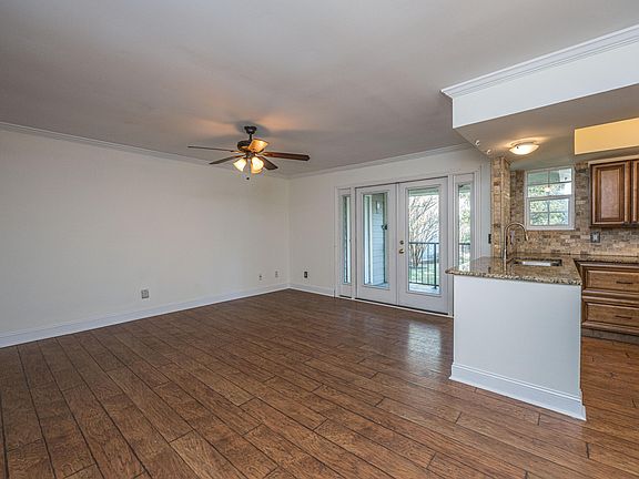 4th image of 1857 Montclair Dr Unit D