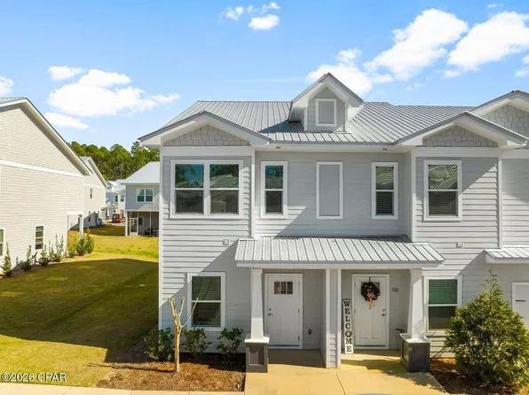 304 Date Palm Ln, Freeport, FL 32439
