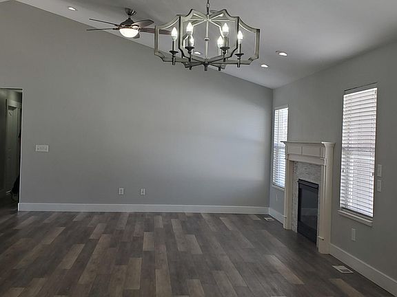 4th image of 452 W 3375th St N #1