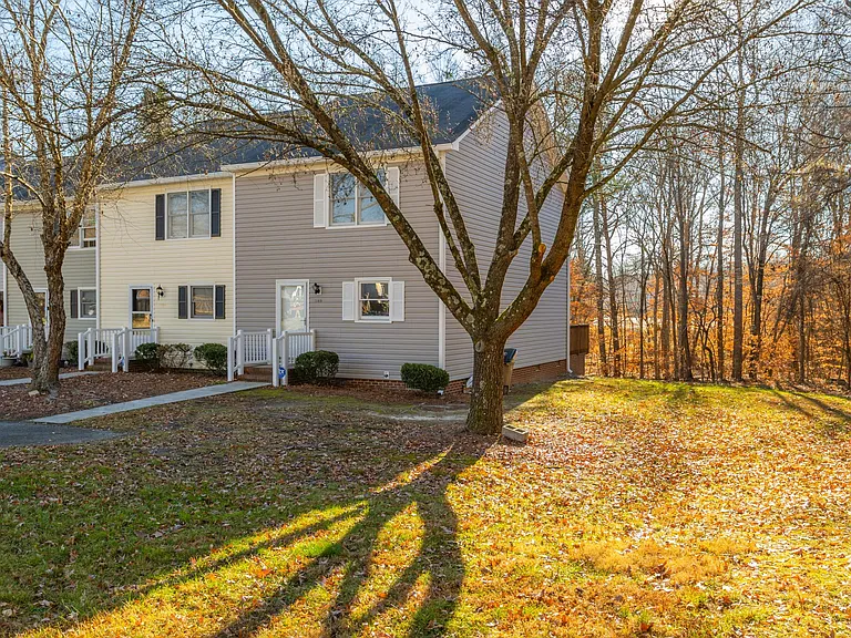 1149 Glendale Dr — Photo 4
