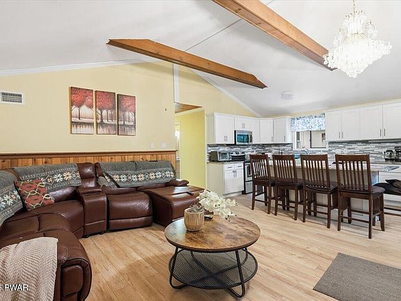 3rd image of 1458 Belgravia Dr