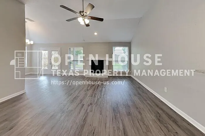 3 bed, 2.0 bath, 1560 sqft, $1,950 — Photo 3