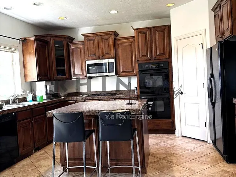 2251 W Pebblestone Ln — Photo 5