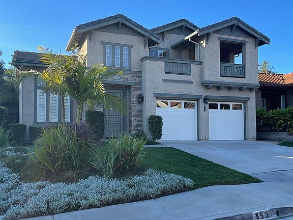 2nd image of 853 Esperanza Pl