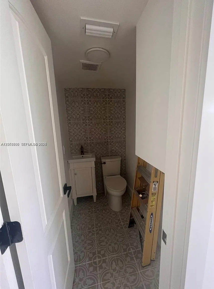 Seagrape Village Condo — Photo 3