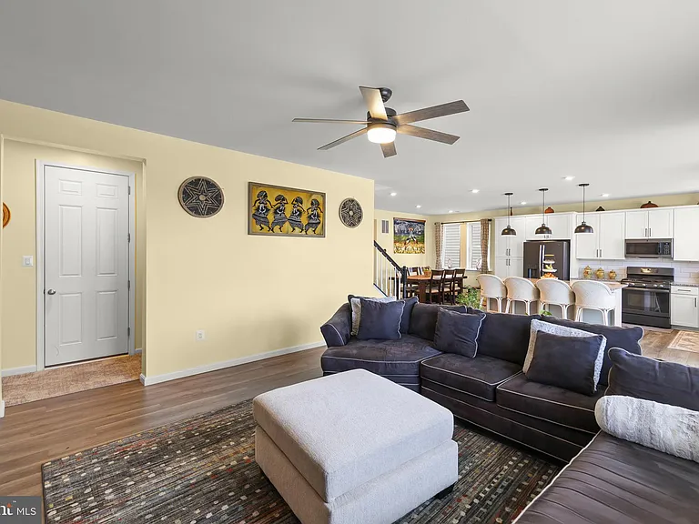 124 Lenore Ln — Photo 11