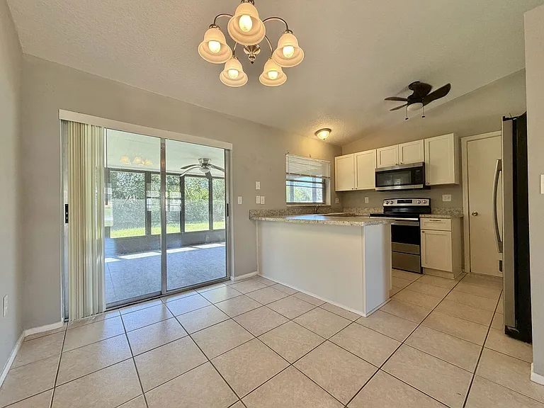 12258 Foothill St — Photo 5