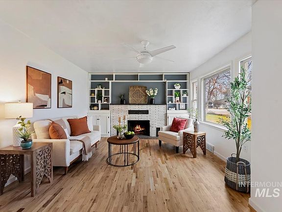 4th image of 2090 N Washington Ave