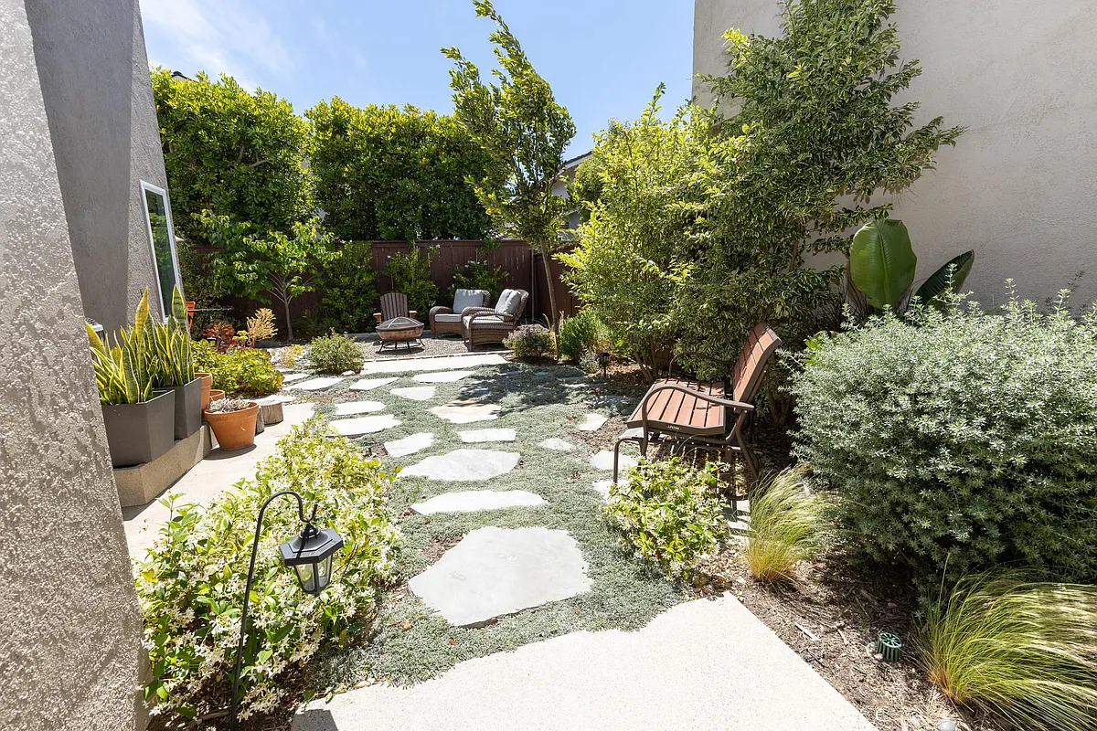 Building Photo - 38 Sandpiper