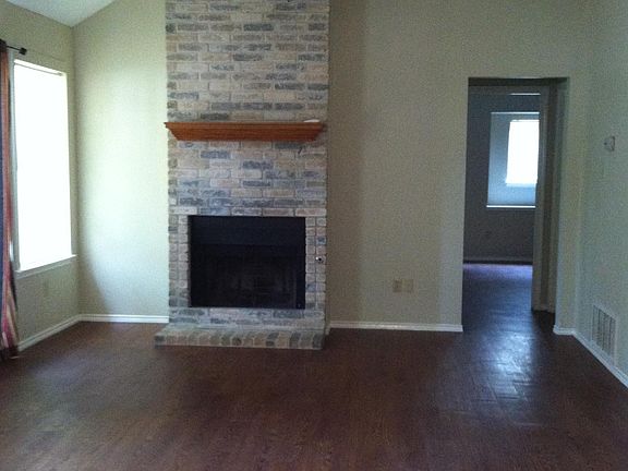 Living Room with fireplace