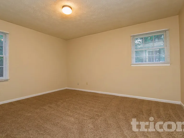 1464 Yorkton Ct — Photo 11