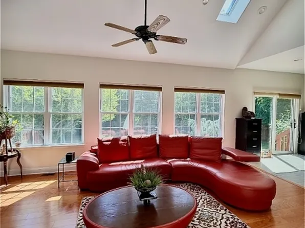 12 Jordan Way S, Monmouth Junction, NJ 08852