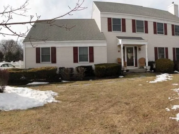 65 Tallmadge Trl, Miller Place, NY 11764