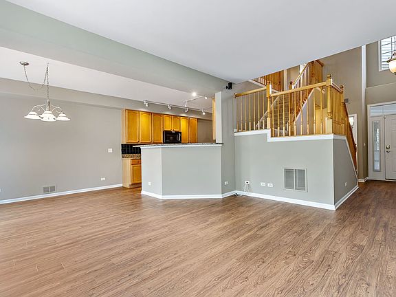 2nd image of 1305 Tamarack Dr
