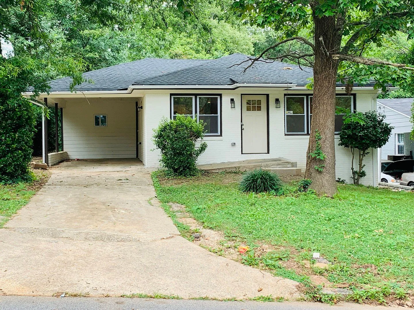 Newly renovated! This intown home features an Open Floorplan with Natural Light, a Cozy Family Ro... — Photo 1