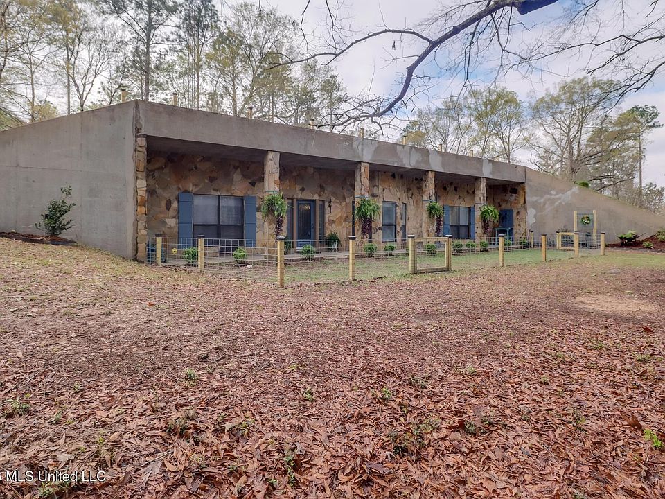 1st image of 65 Gartman Rd