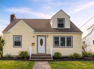 96 Sterling Ave, Staten Island, NY 10306