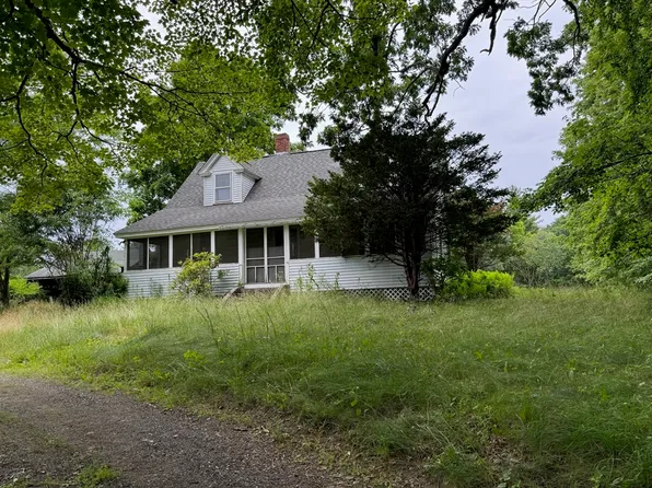 50 Prescott St, Pepperell, MA 01463