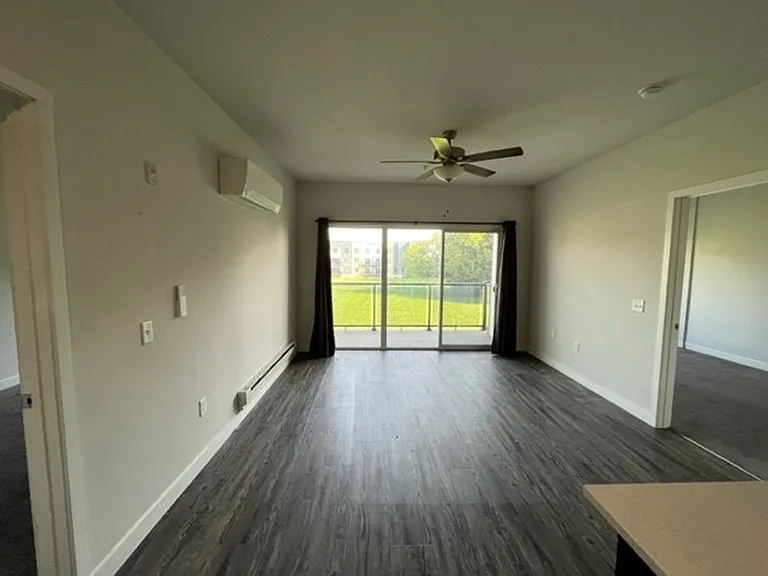 Cottage Grove Commons: Limestone — Photo 21