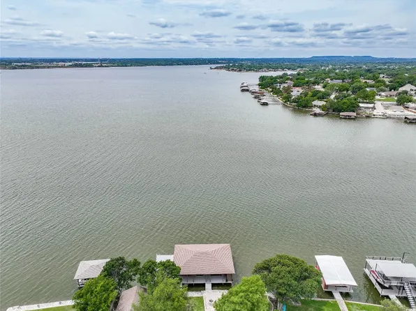 4215 Crescent Dr, Granbury, TX 76049