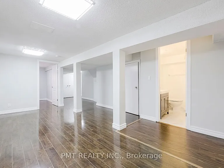 26 Granada Cres — Photo 28