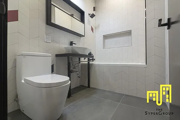 Rented by The Syper Group | media 18