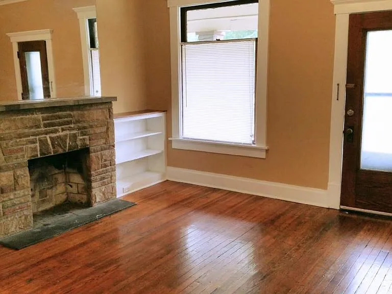70 E Hudson St — Photo 1