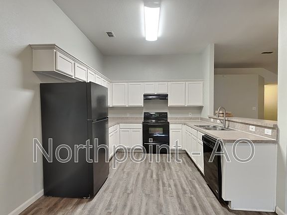 4th image of 1562 Sandhurst Dr