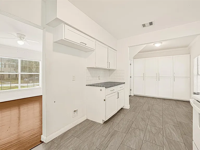 4390 Harvest Ln — Photo 9