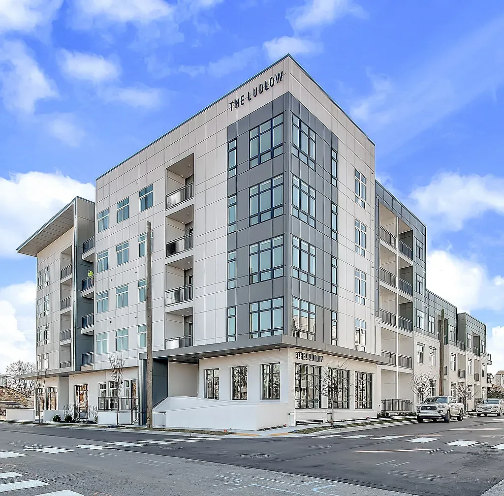 1 bed, 784 sqft, $2,500 — Photo 1