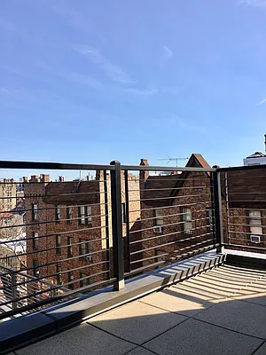 Rented by Manhattan Management LLC | media 24