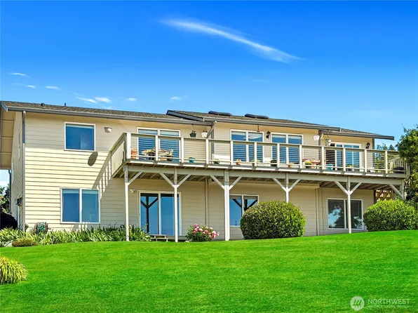 673 Majestic View Lane, Camano Island, WA 98282