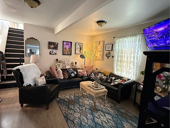 3rd image of 11 Lake Ave