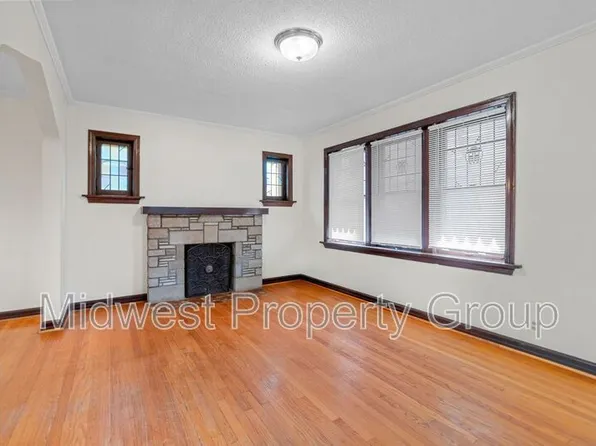 8460 Edna St, Saint Louis, MO 63147