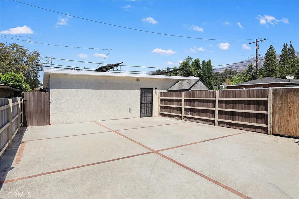 2 bed, 850 sqft, $2,950 — Photo 3