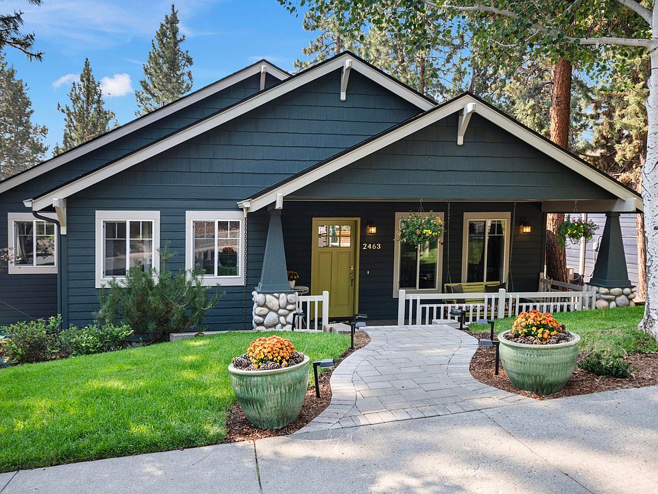 2463 NW Monterey Pines