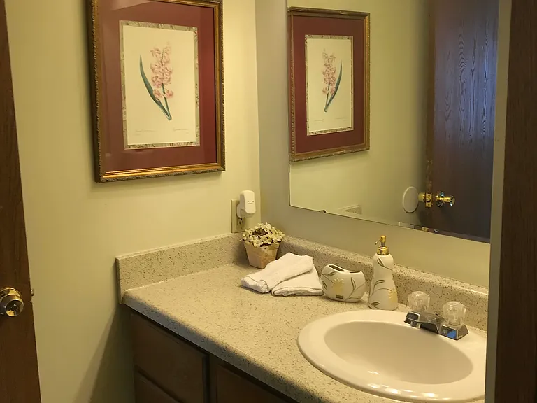Creekstone Apartments — Photo 7