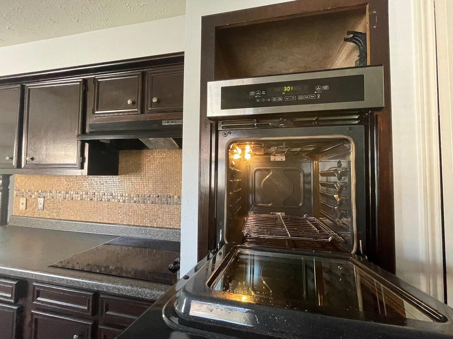 3 bed, 2.0 bath, 1513 sqft, $1,998 — Photo 2