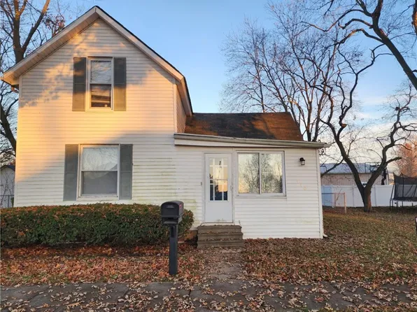 110 S College St, Assumption, IL 62510