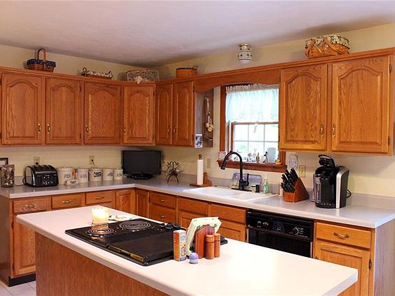 4th image of 1 Sassafras Ln