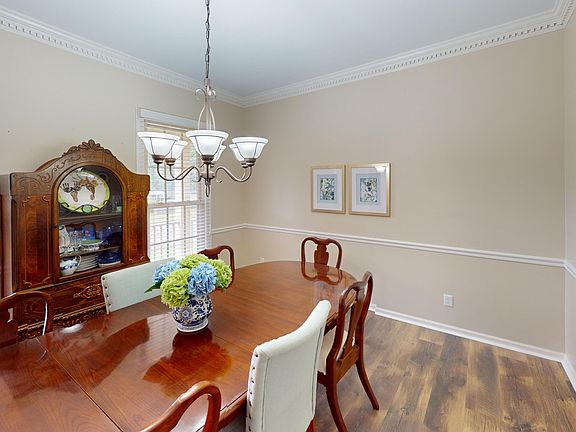 3rd image of 1065 Cooper Dr