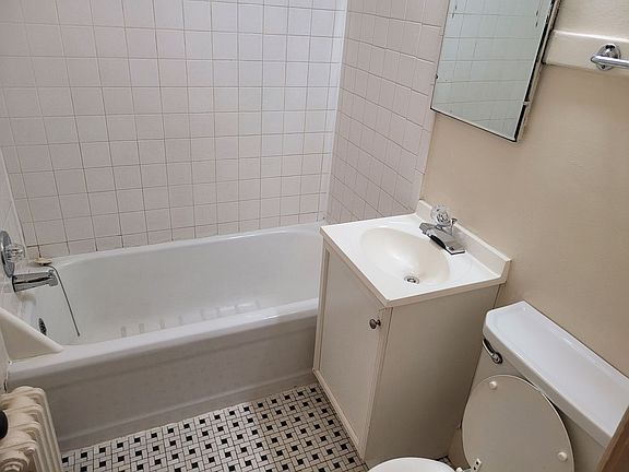5th image of 1830 N Oakland Ave APT 17