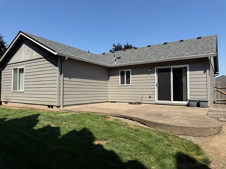 1356 Trent Ave N — Photo 23